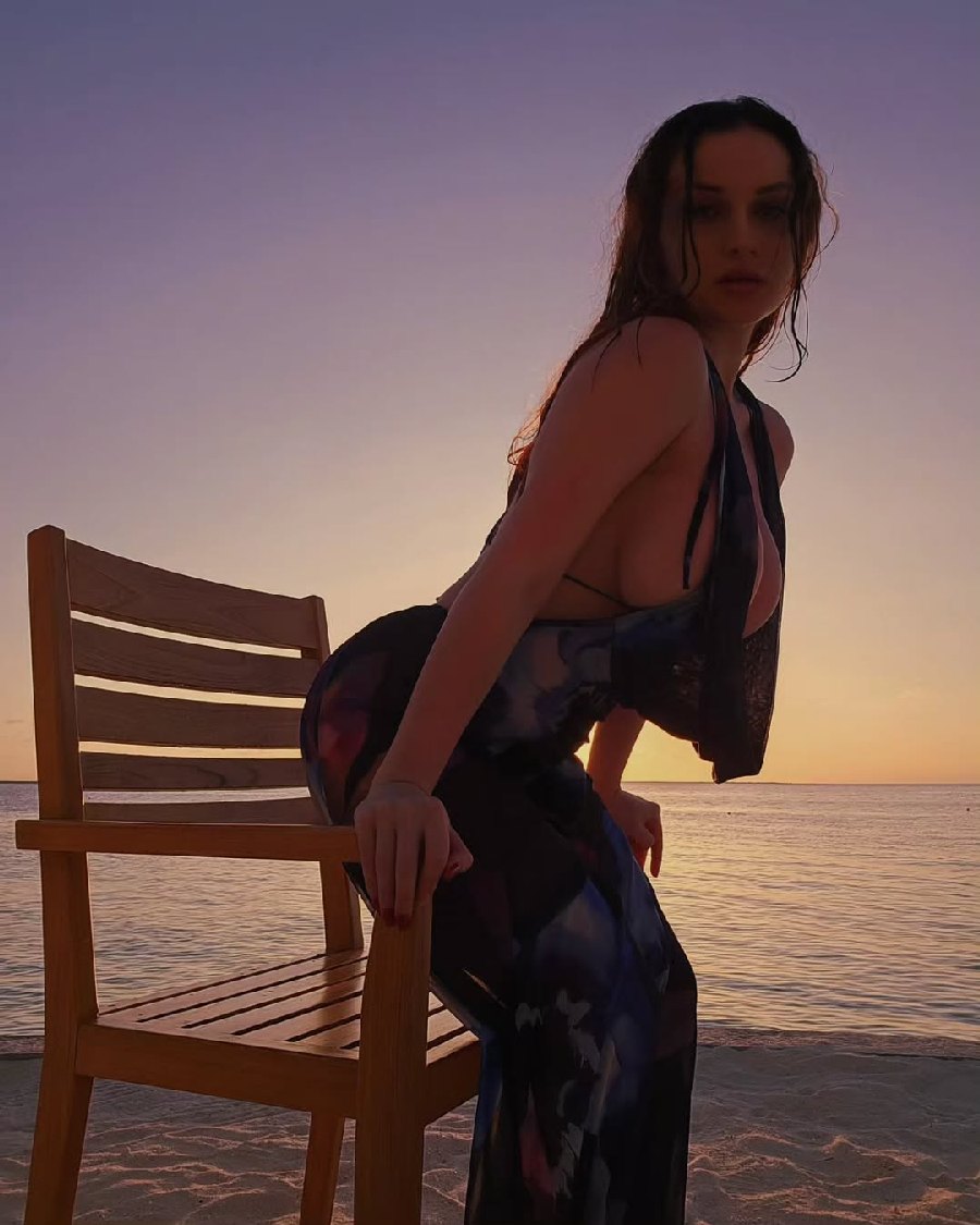 Sexy girl Miranda Faith nude in Prague