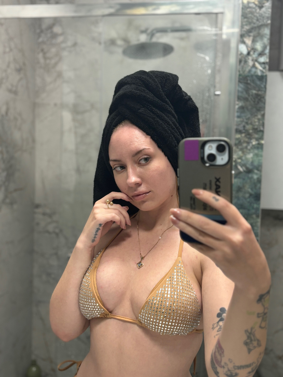 Nude girl KateV in Prague