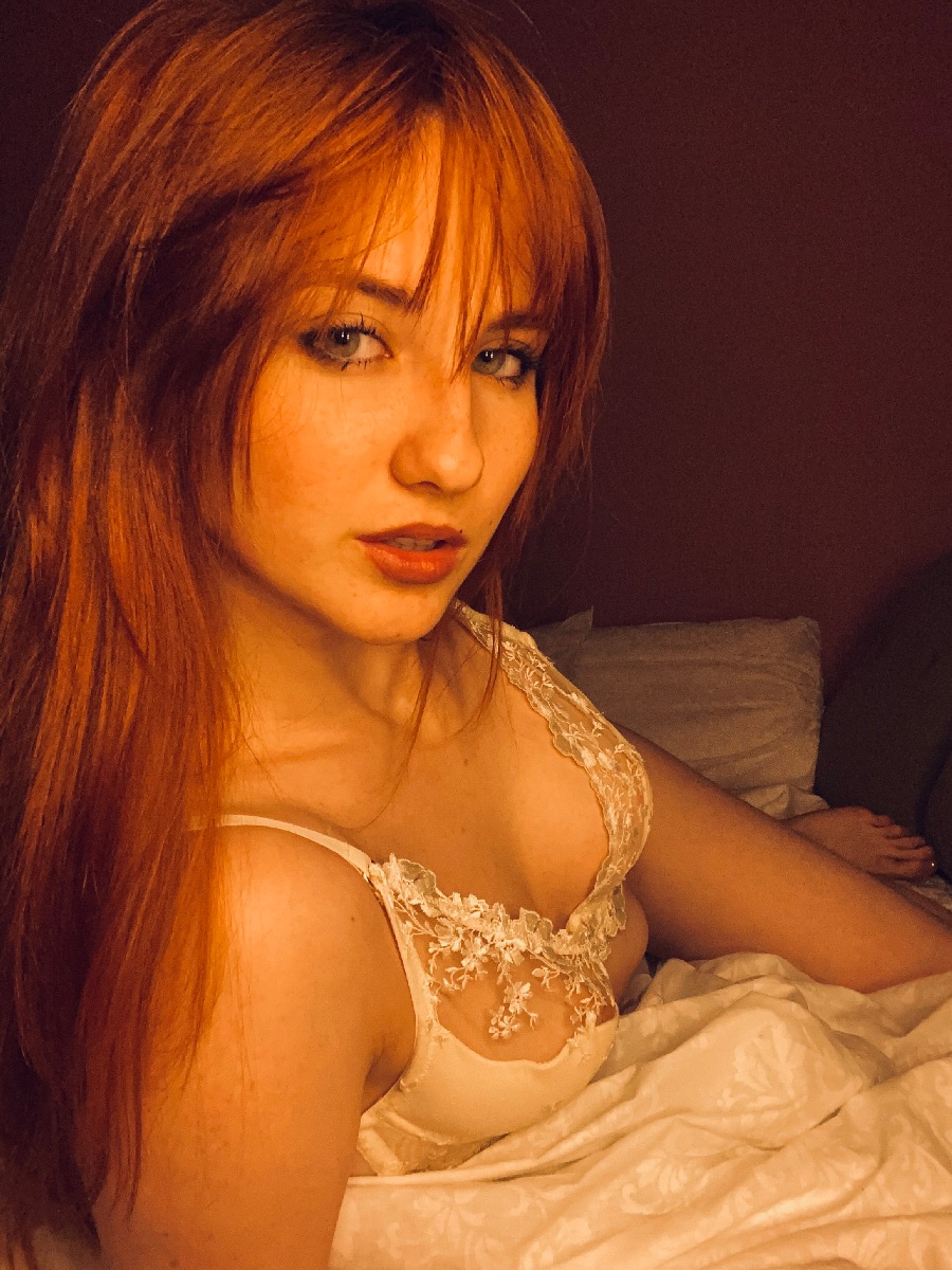 A playful frame from Nata — online in Prague