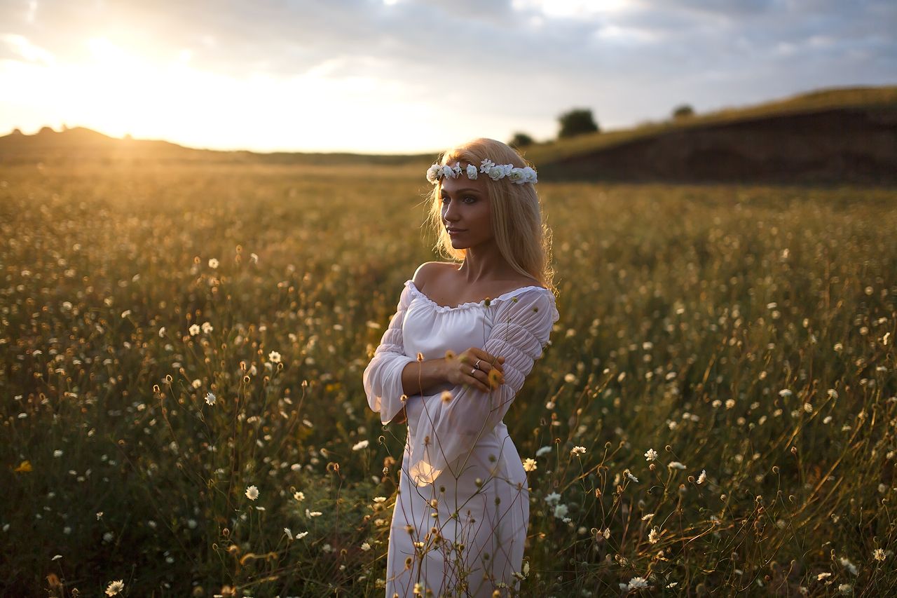 Girls in Slavic costumes in Prague